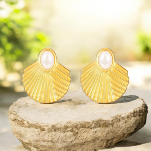 Shell with Pearl Stud Earrings